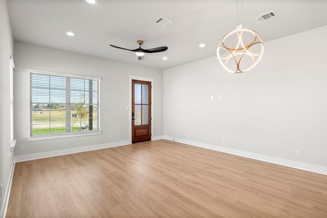 407 Lora Sue Court, Italy, TX 76651