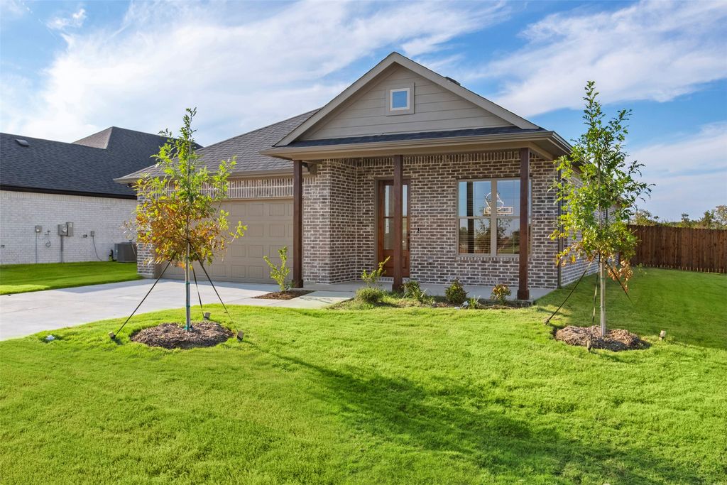 407 Lora Sue Court, Italy, TX 76651