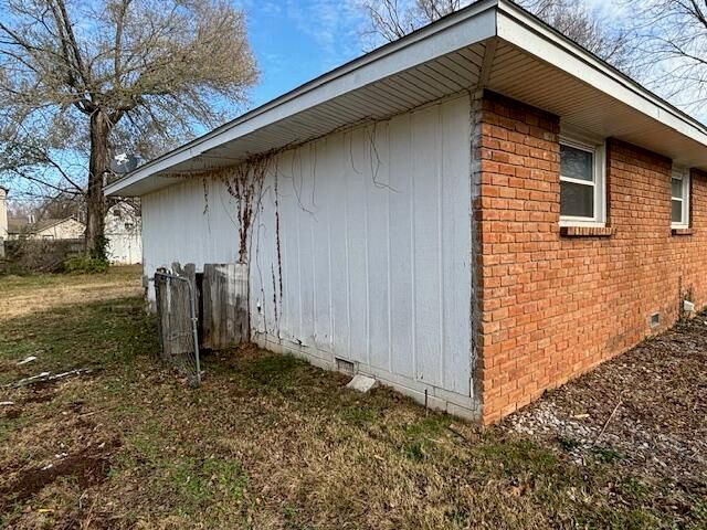 2527 W Lombard Street, Springfield, MO 65802