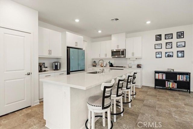 16728 Grapefruit Lane, Fontana, CA 92336