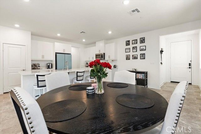 16728 Grapefruit Lane, Fontana, CA 92336