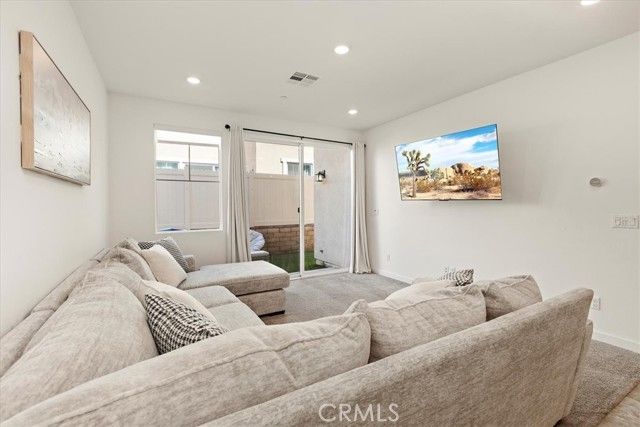 16728 Grapefruit Lane, Fontana, CA 92336