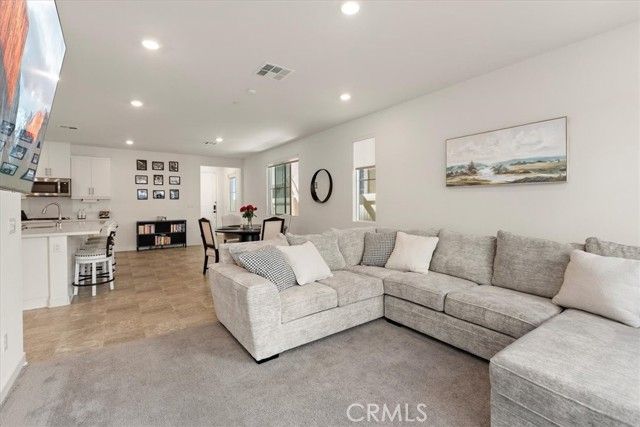 16728 Grapefruit Lane, Fontana, CA 92336