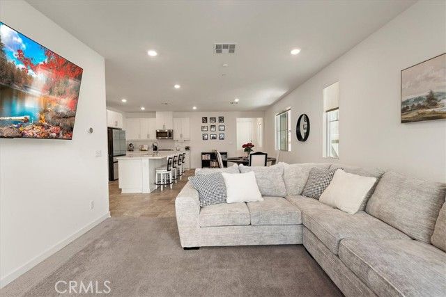 16728 Grapefruit Lane, Fontana, CA 92336