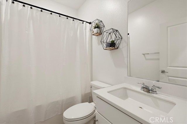 16728 Grapefruit Lane, Fontana, CA 92336