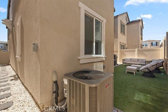 16728 Grapefruit Lane, Fontana, CA 92336