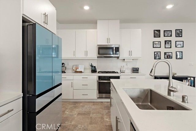 16728 Grapefruit Lane, Fontana, CA 92336