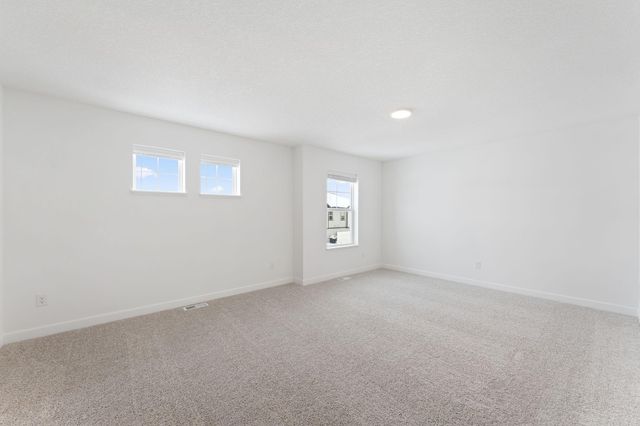 5231 Long Pointe Pass, Woodbury, MN 55129