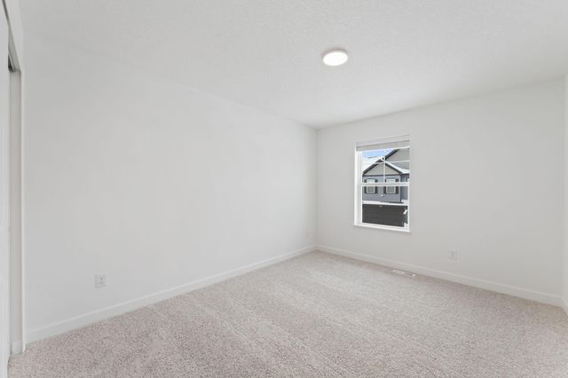 5231 Long Pointe Pass, Woodbury, MN 55129