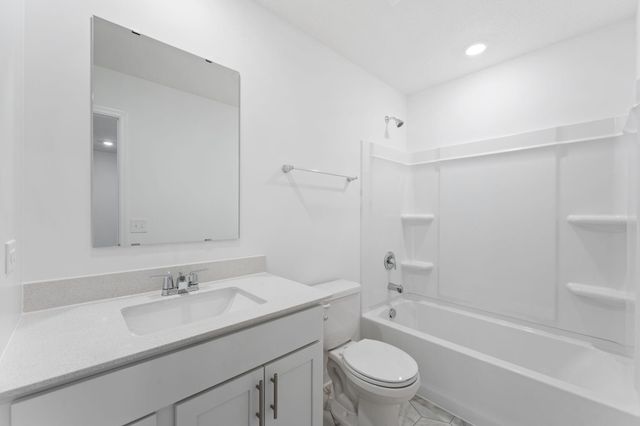 5231 Long Pointe Pass, Woodbury, MN 55129