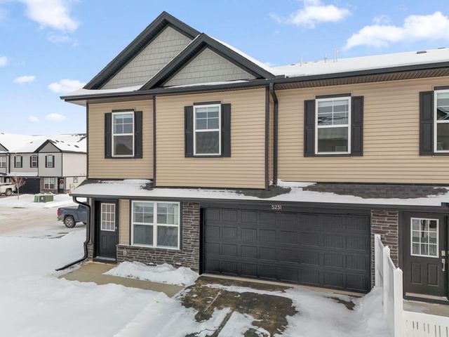 5231 Long Pointe Pass, Woodbury, MN 55129