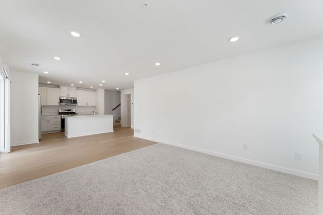 5231 Long Pointe Pass, Woodbury, MN 55129