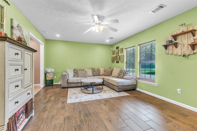 206 Larry Street, Prattville, AL 36067