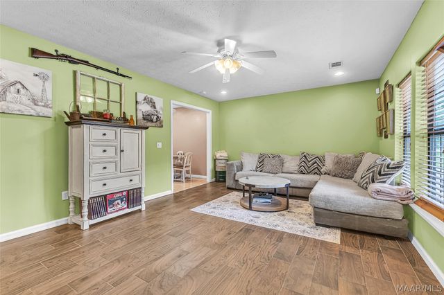 206 Larry Street, Prattville, AL 36067