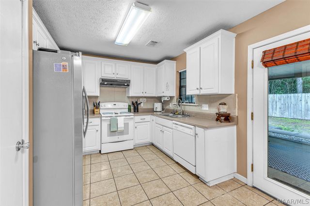 206 Larry Street, Prattville, AL 36067