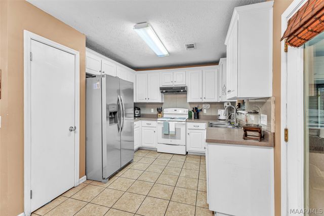 206 Larry Street, Prattville, AL 36067