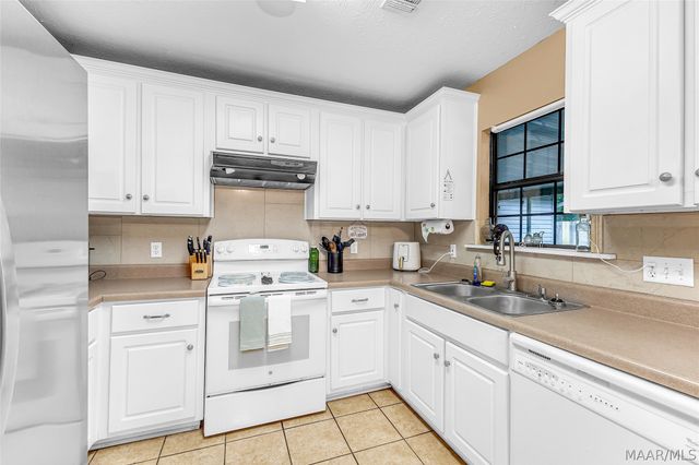 206 Larry Street, Prattville, AL 36067