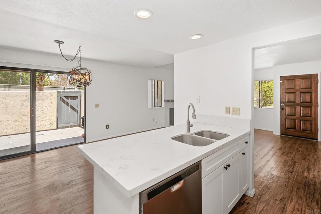 Image 15 of property listing at 321 N Melrose C, Vista, CA 92083