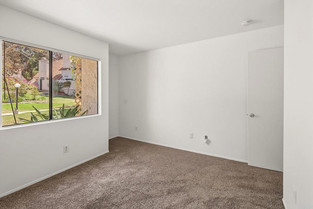 Image 22 of property listing at 321 N Melrose C, Vista, CA 92083
