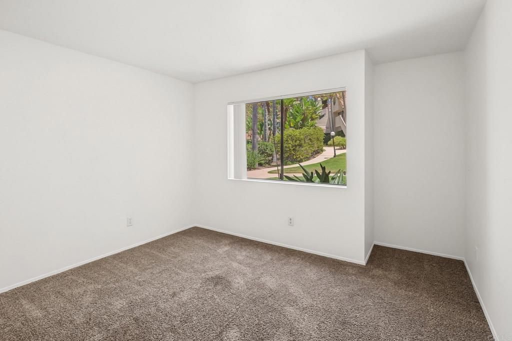 Image 23 of property listing at 321 N Melrose C, Vista, CA 92083