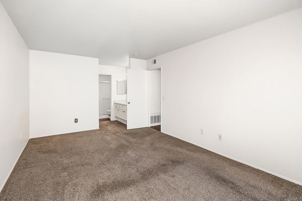 Image 24 of property listing at 321 N Melrose C, Vista, CA 92083
