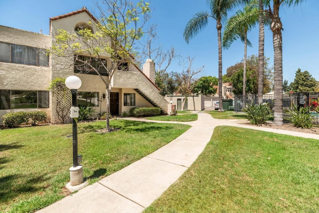 Image 34 of property listing at 321 N Melrose C, Vista, CA 92083