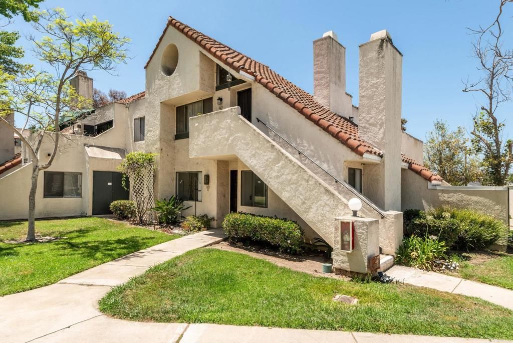 Image 4 of property listing at 321 N Melrose C, Vista, CA 92083