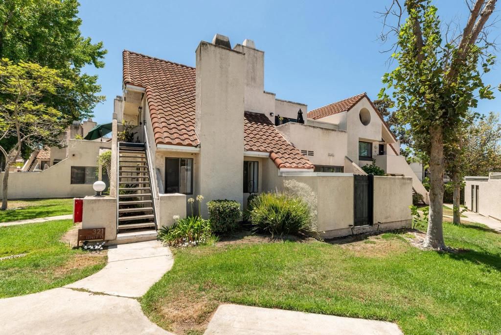 Image 5 of property listing at 321 N Melrose C, Vista, CA 92083