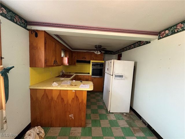 3858 Easton Street NE, Canton, OH 44721