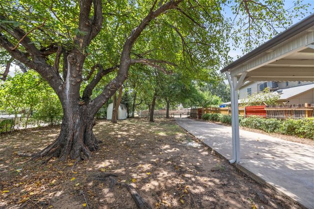 4406 Wayne Court S, Haltom City, TX 76117