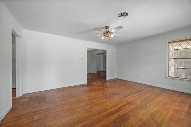4406 Wayne Court S, Haltom City, TX 76117