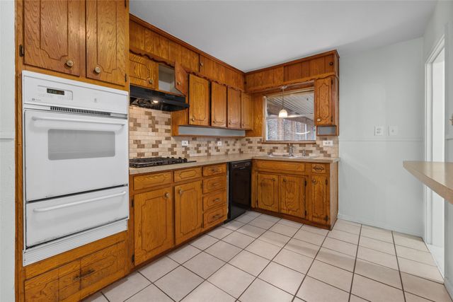 4406 Wayne Court S, Haltom City, TX 76117