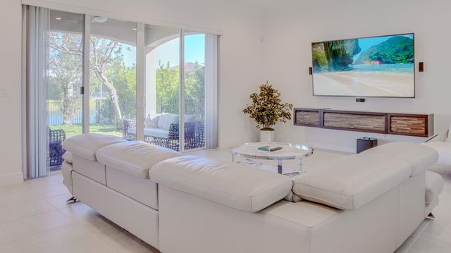 9911 S Miralago Way, Parkland, FL 33076