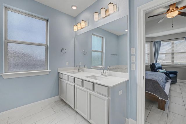 132 Birkshire DR, Georgetown, TX 78626