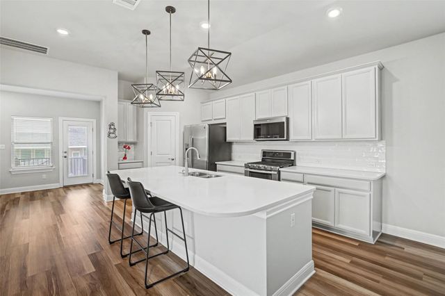 132 Birkshire DR, Georgetown, TX 78626