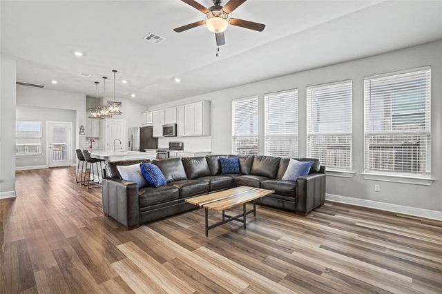 132 Birkshire DR, Georgetown, TX 78626