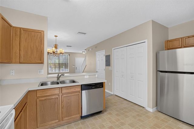 6134 OSPREY LAKE CIRCLE, Riverview, FL 33578