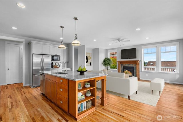 2790 Chambers Bay Drive, Steilacoom, WA 98388