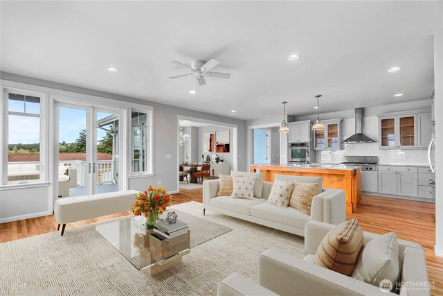 2790 Chambers Bay Drive, Steilacoom, WA 98388