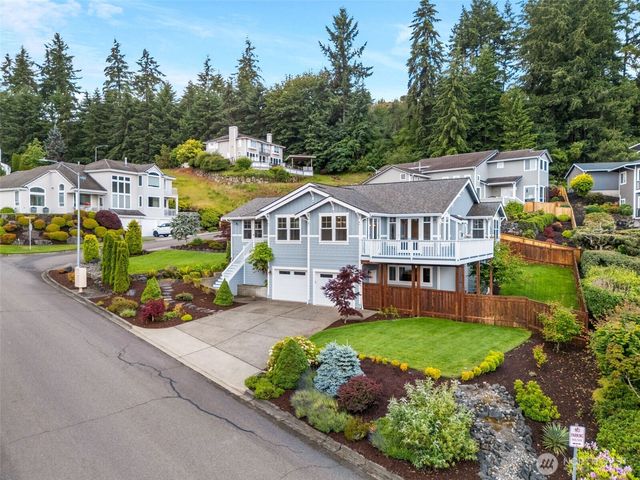 2790 Chambers Bay Drive, Steilacoom, WA 98388