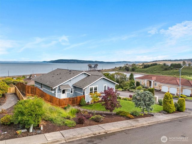 2790 Chambers Bay Drive, Steilacoom, WA 98388