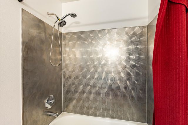 600 Central Avenue SW 3F, Albuquerque, NM 87102