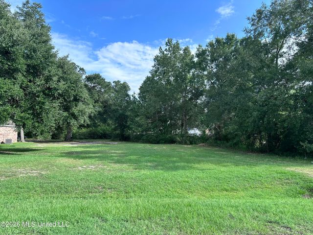 11010 Pin Oak Drive, Biloxi, MS 39532