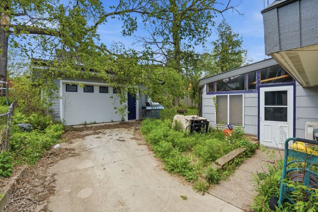 435 Gilmore Street, Dubuque, IA 52001