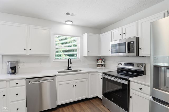 10632 Ashview Drive, Fishers, IN 46038