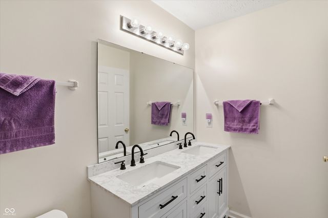 10632 Ashview Drive, Fishers, IN 46038