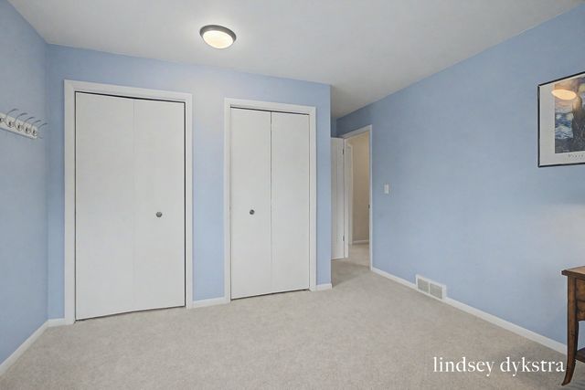 2814 Burrwick Drive SE, Grand Rapids, MI 49546