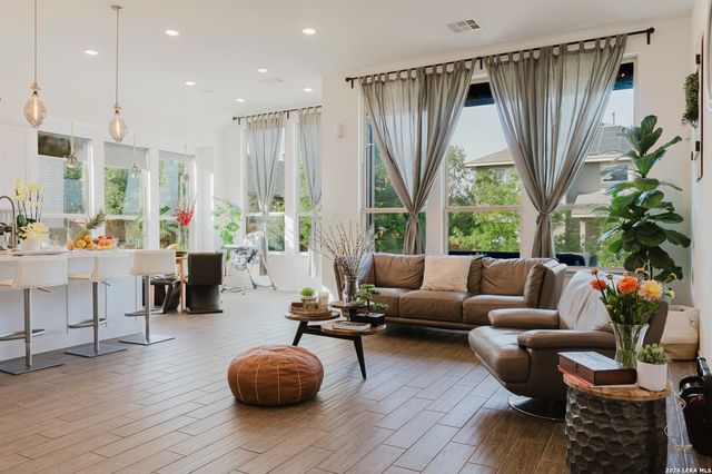 12184 Tower Forest, San Antonio, TX 78253