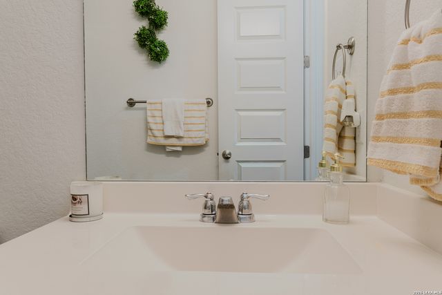 12184 Tower Forest, San Antonio, TX 78253