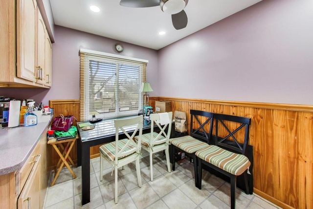 1021 Warwick Circle S, Hoffman Estates, IL 60169